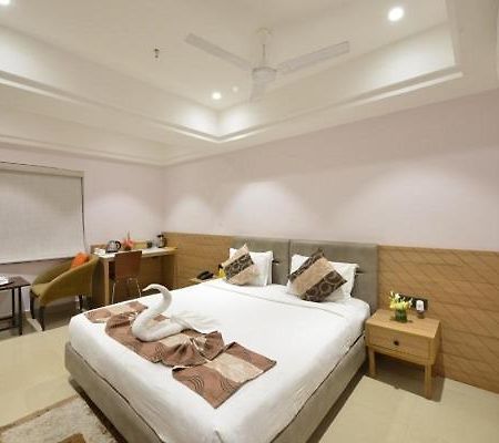 Hotel Kinara Grand Haidarábád Kültér fotó