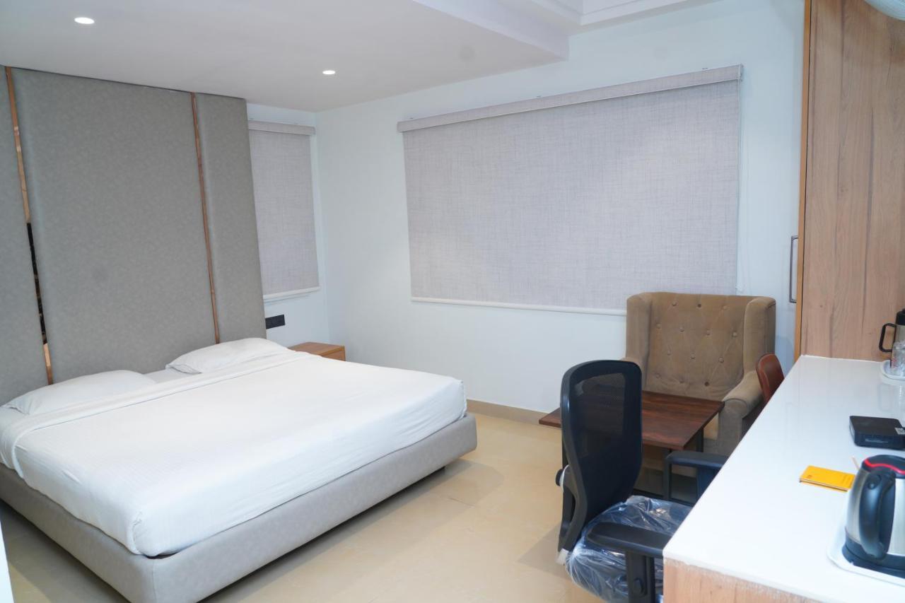 Hotel Kinara Grand Haidarábád Kültér fotó